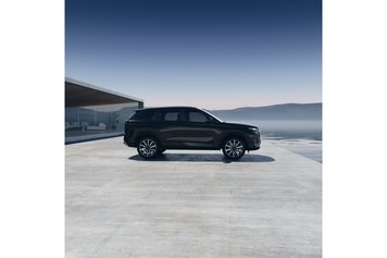 J7 Supreme Черный 2025