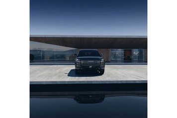 J7 Supreme Черный 2025