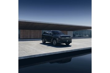 J7 Urban Черный 2025